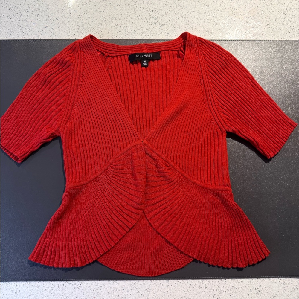 Nine West Red Crop Top Ribbed Knit Asymetrical V Neckline Ruffled Hem size M